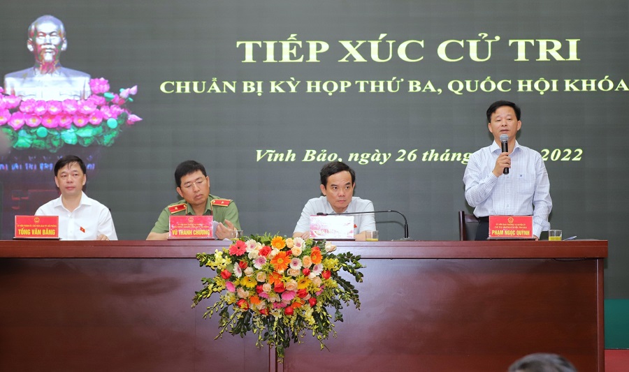 Đoàn đại biểu Quốc hội Hải Phòng tiếp xúc cử tri tại huyện Vĩnh Bảo